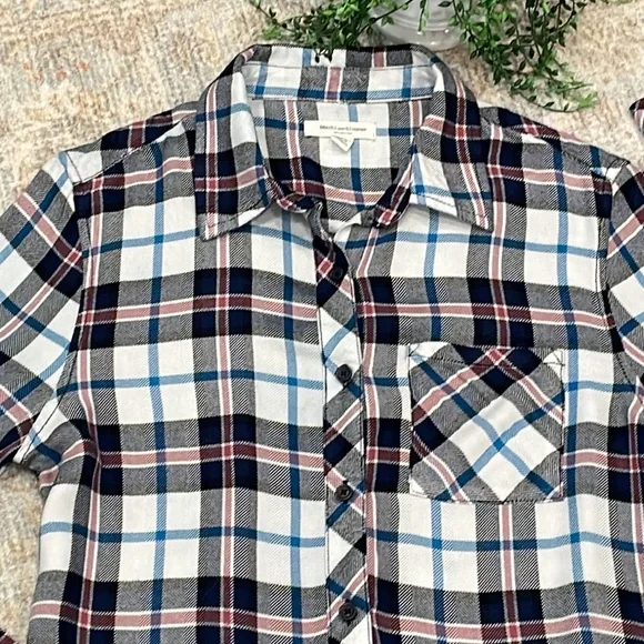 BeachLunchLounge button down shirt - Picture 2 of 6